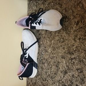 Women's New Balance Tennis Shoes